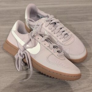 Nike Women's Sneakers in Light Pink and White